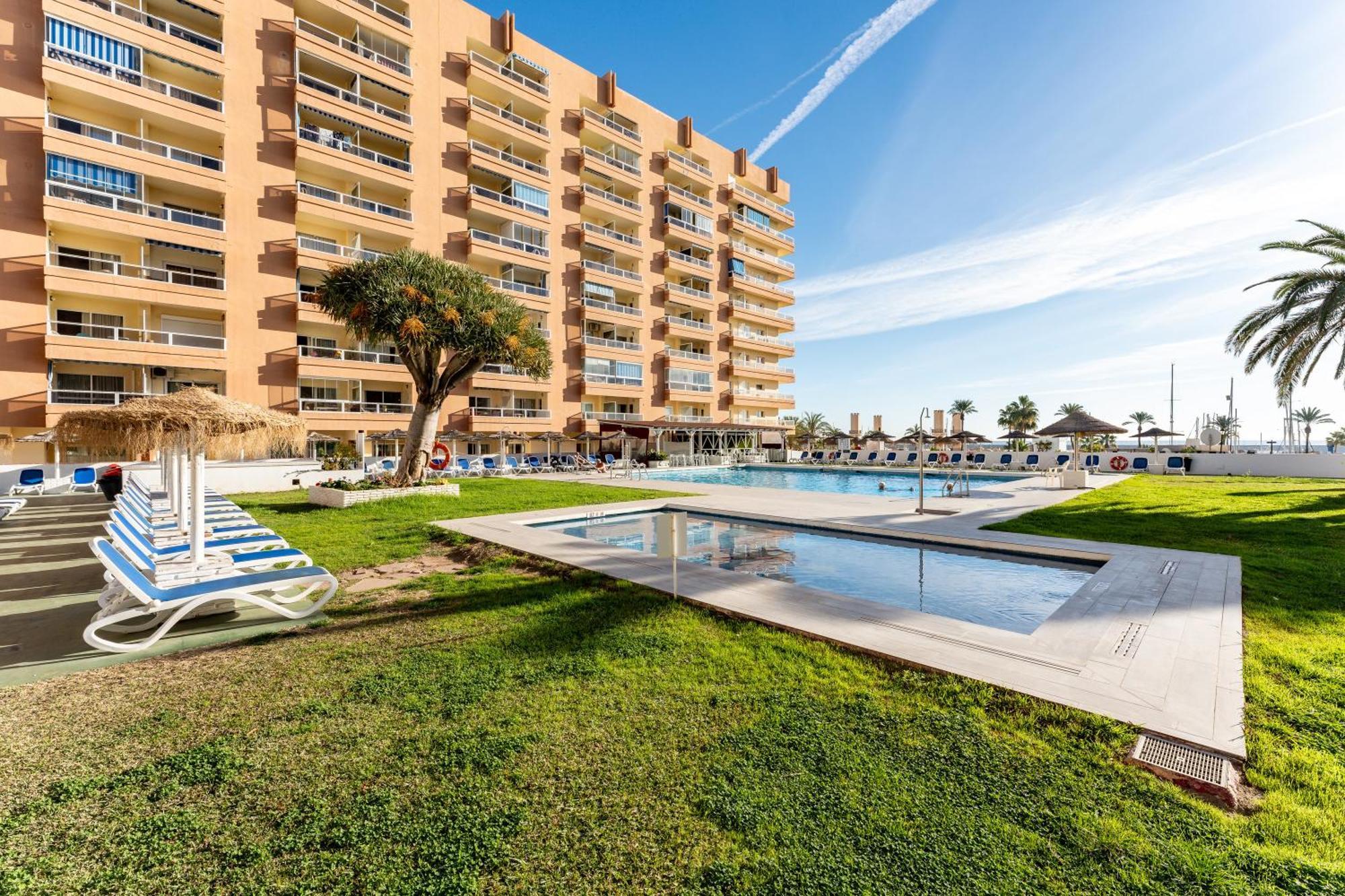 Pyr Studio Apt Partial Seaview Фуeнхирола Екстериор снимка